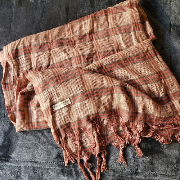 Geoffrey Beene Red and Gray Scarf - Picture 3 of 4